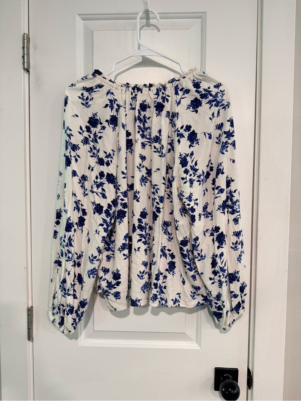 Old Navy Blue & White Floral Peasant Blouse Women’s Large Balloon Sleeve Boho - Picture 3 of 9